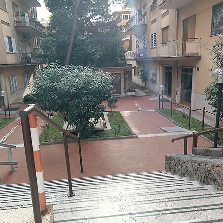 Appartamento Per 4 In Via Tiburtina, Wi-Fi, Metro B E Bus Per Il Centro E La Sapienza ローマ エクステリア 写真